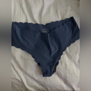 Scalloped Edge no-show dark Blue Panties GUC